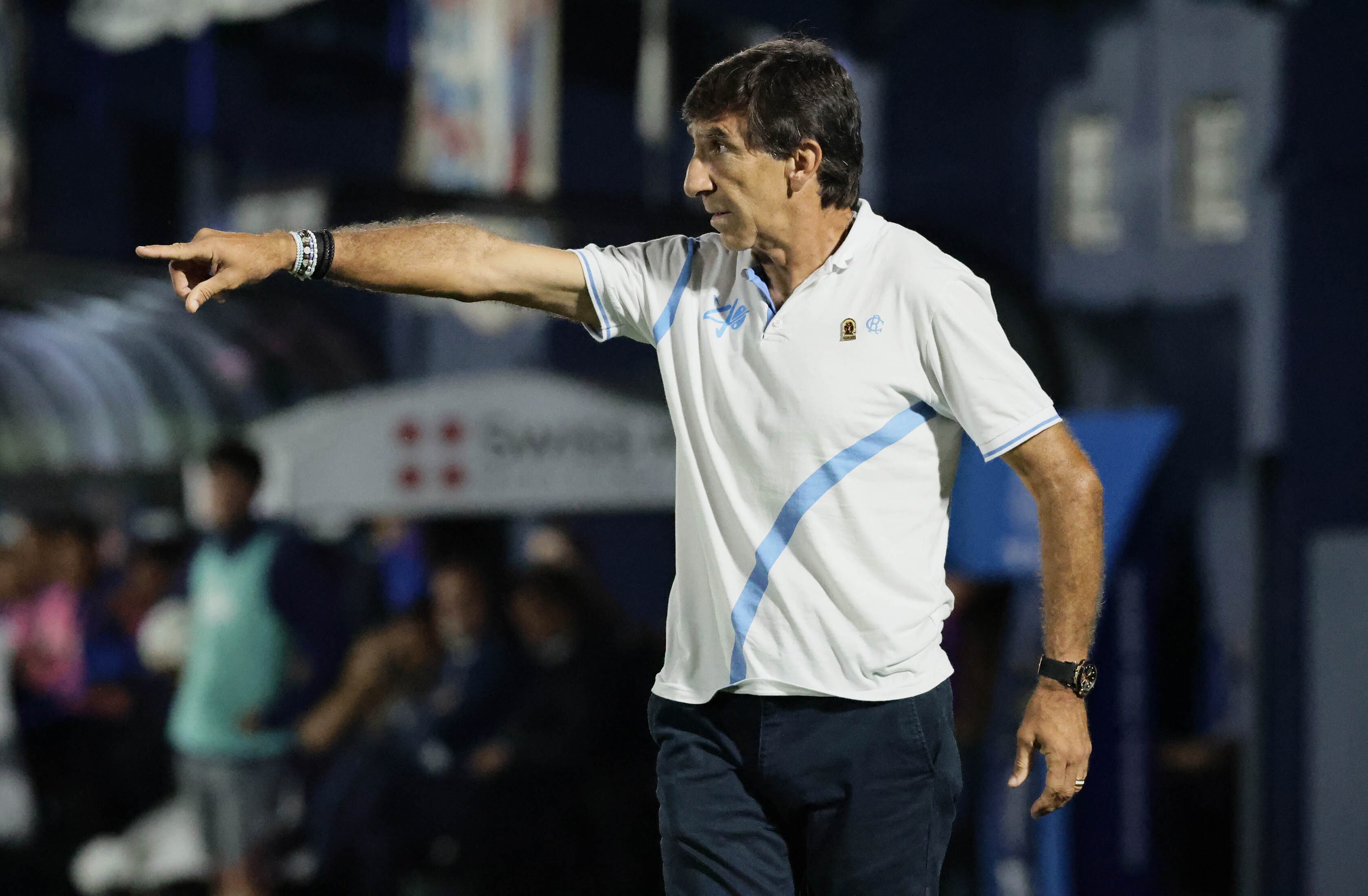 Gustavo Costas y un apuesta fuerte para la Academia