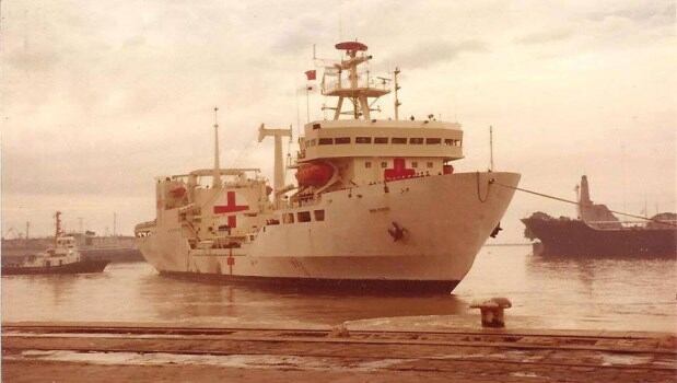 El Transporte Polar ARA Bahía Paraíso se hundió en 1989 por un accidente náutico.