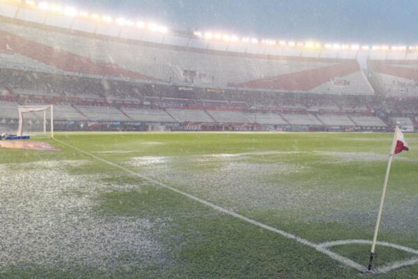 Así estaba el campo de juego en las horas previas al partido.