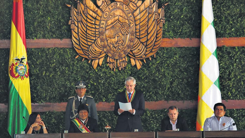 Evo Morales y Alvaro García Linera hablaron desde Cobija, ciudad fronteriza con Brasil.