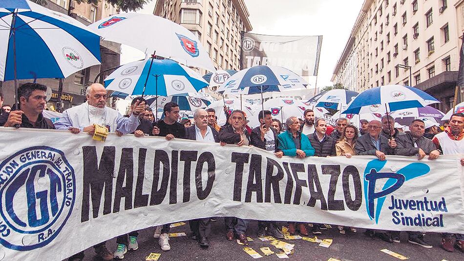 La manifestación continúa la protesta que ya realizaron el viernes 4 frente al ENRE.