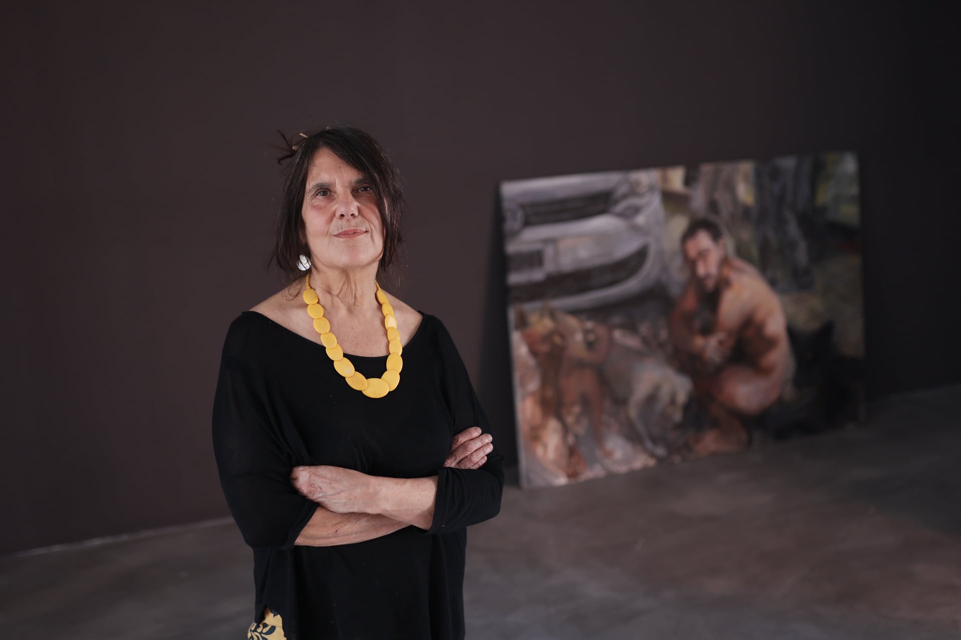 Alejandra Fenochio con su cuadro "Manada"