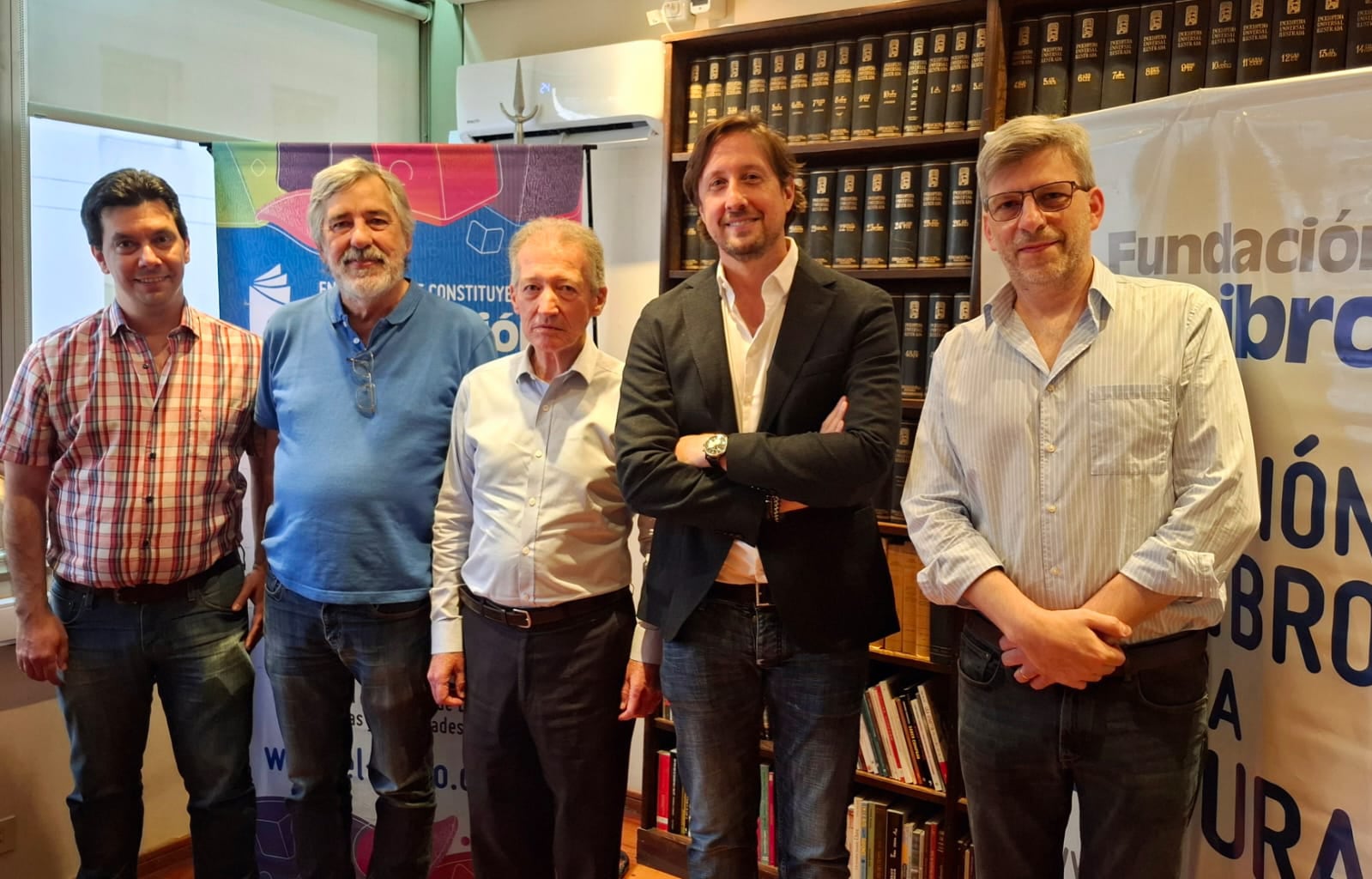 Las nuevas autoridades de la Fundación El Libro.