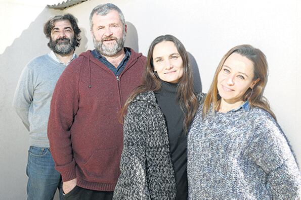 Scaglione junto a Martín Perdriel, Andrea Biscione y Alejandro Bergara, directivos de la escuela.