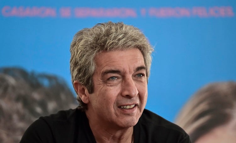 “Falta que las cosas se estabilicen, que la gente tenga trabajo, techo, comida", dijo Darín en Uruguay. 