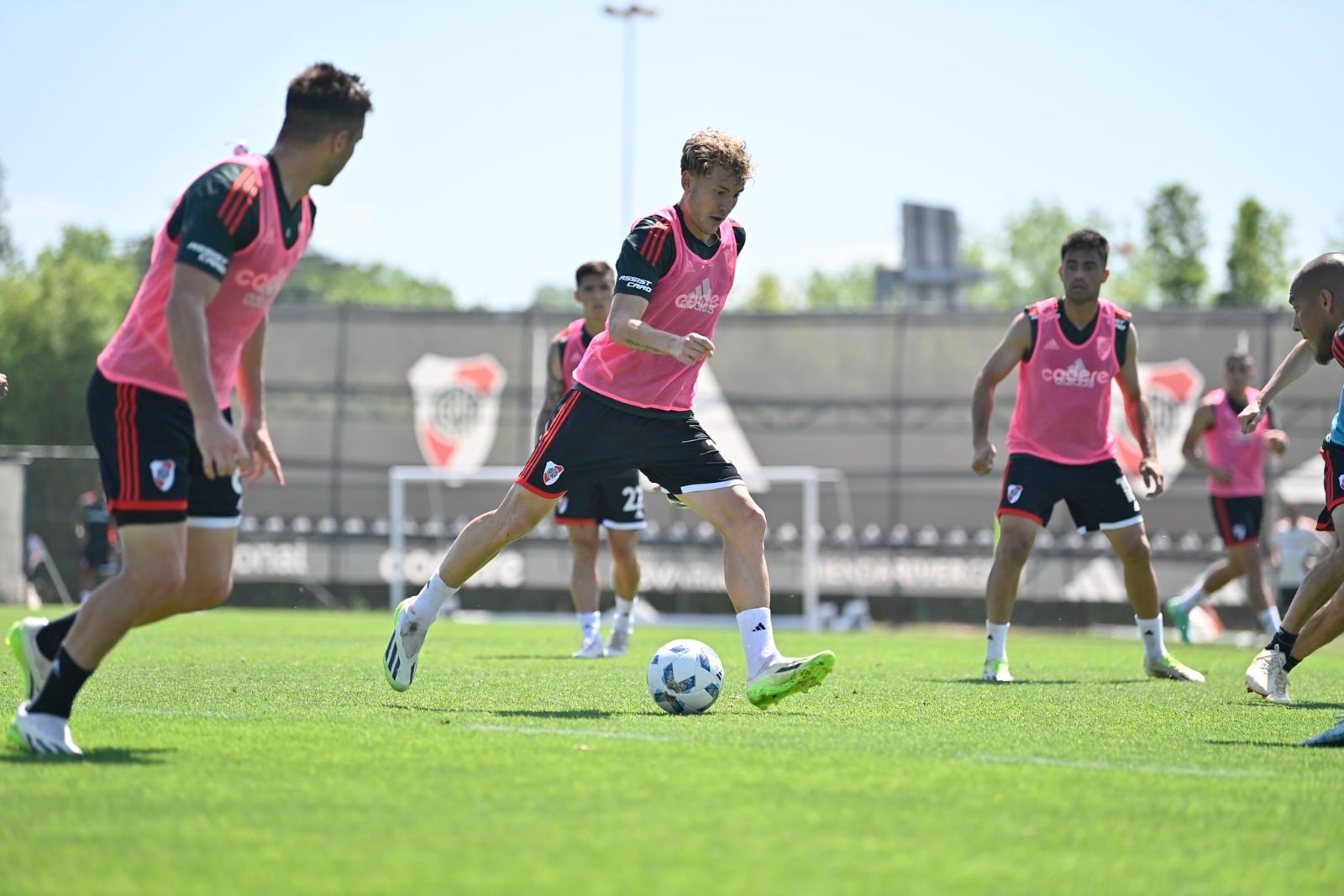 Colidio tiene chances de meterse en el once inicial de Demichelis. Pelea por un lugar con Aliendro