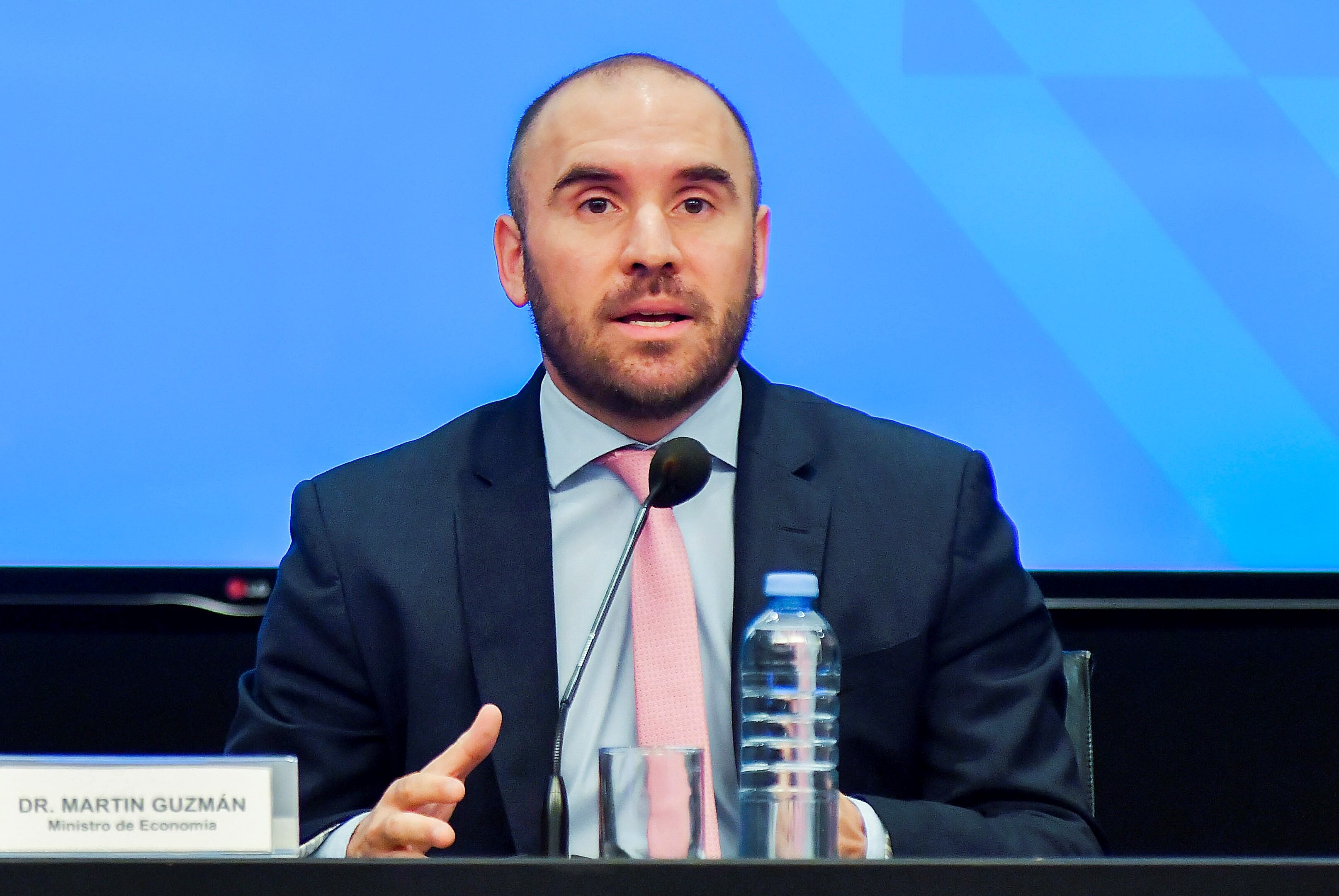 Guzmán presentó su renuncia como ministro de Economía de manera sorpresiva (Foto: NA).