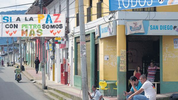 Propaganda electoral en las calles de Icononzo, Tolima.