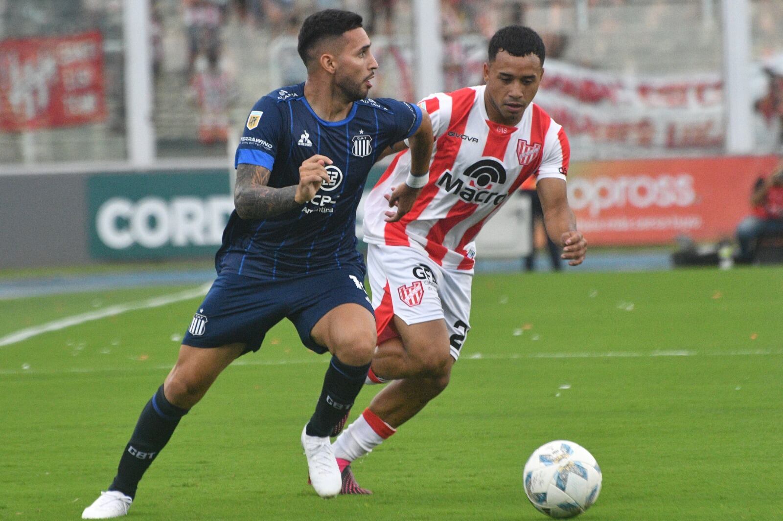 Los dos equipos jugaron un buen encuentro 