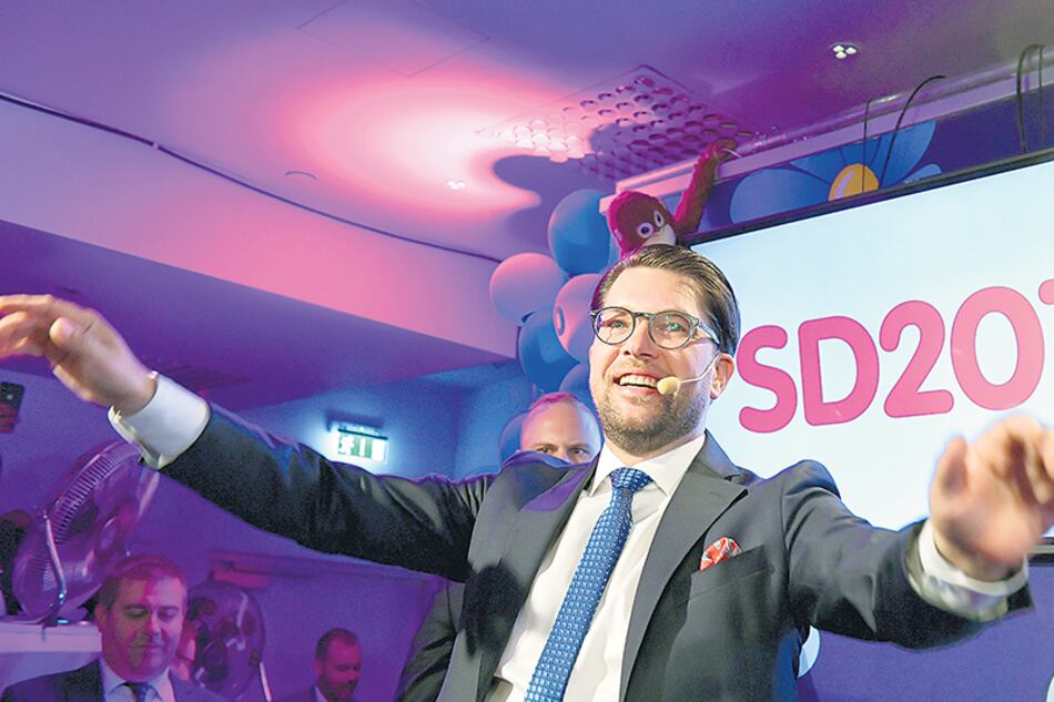 Akesson enjuagó sus ideas en público y hasta criticó al nazismo para ganar una porción más moderada del electorado.