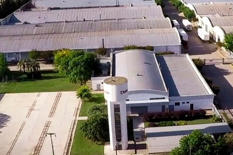 La planta de DASS de Coronel Suárez es la principal fuente de empleo privado en el distrito.