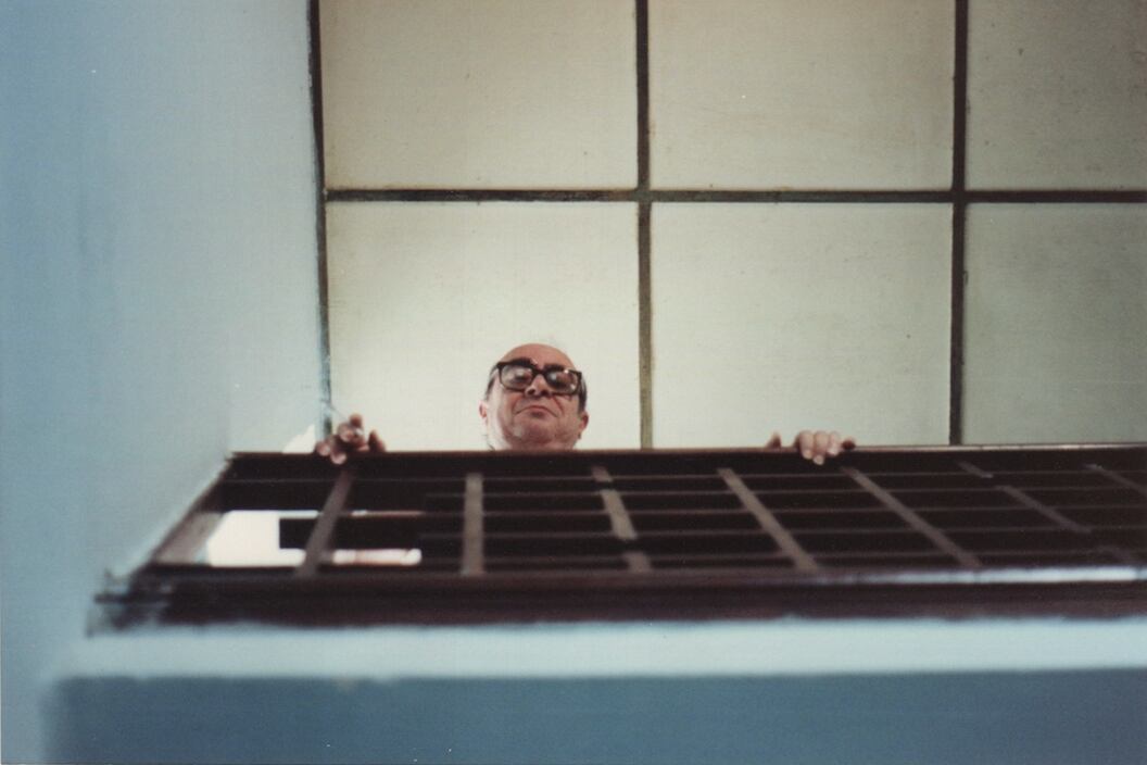 Mario Levrero fotografiado por su amigo y compilador, Eduardo Abel Giménez