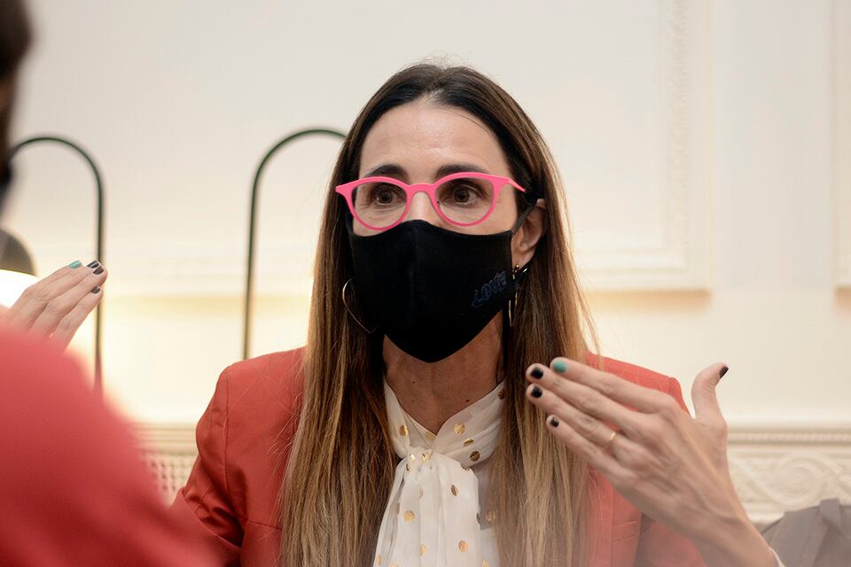 "Una revisión crítica del poder judicial en clave de género", postula Herrera.