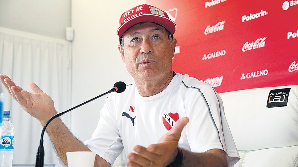 Holan fue cuestionado por sus propios jugadores.