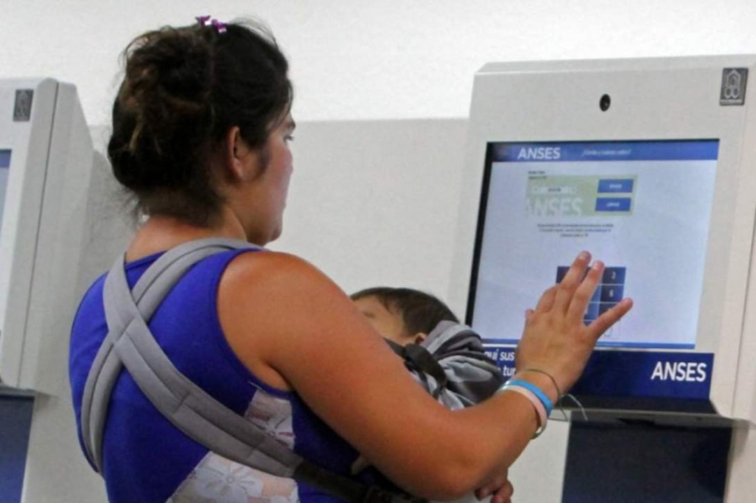 Asignaciones de pago único por matrimonio, adopción y nacimiento junio 2021: la ANSES anunció el calendario de pagos.