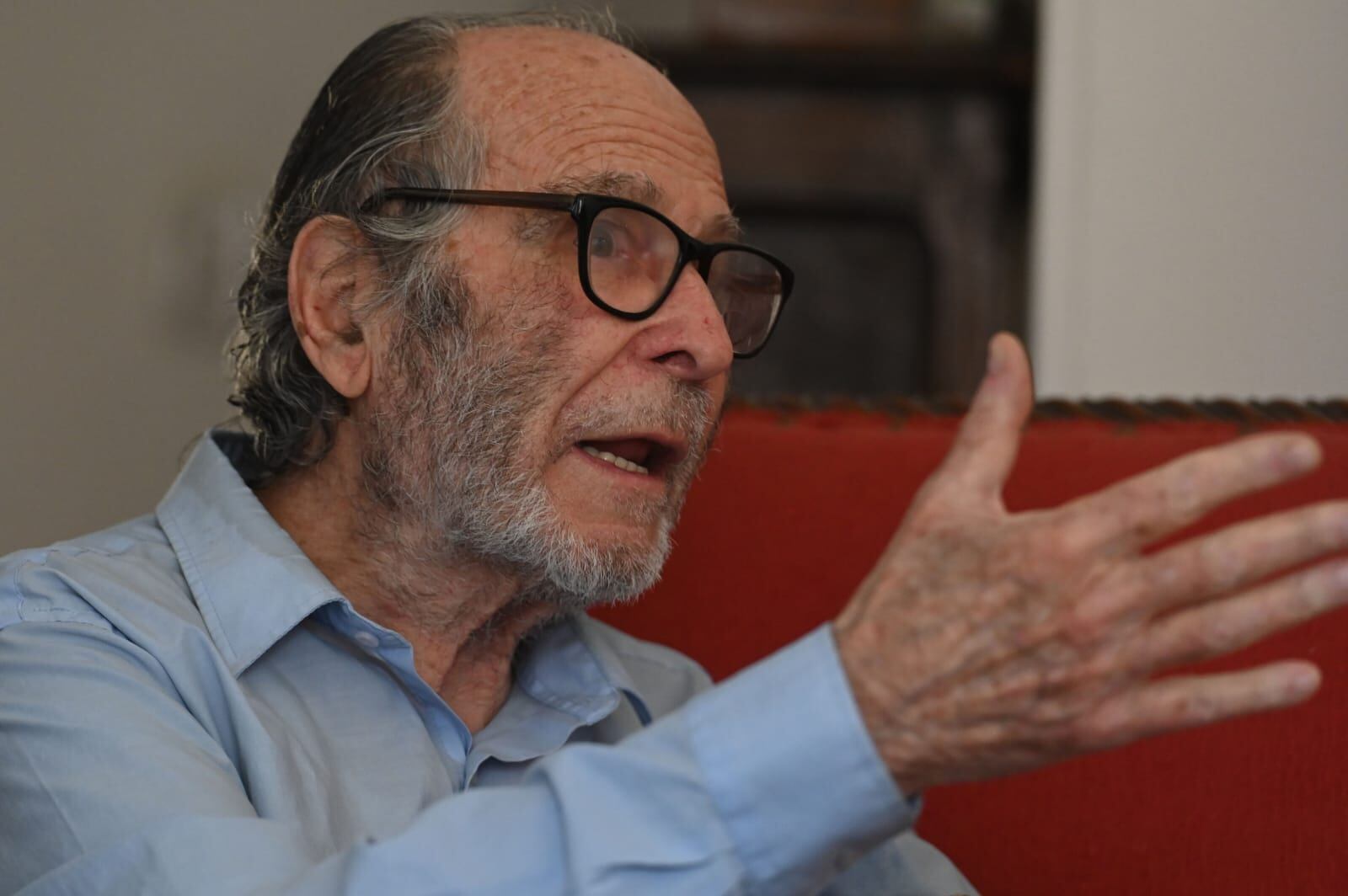 Walter Operto tiene 87 años, y la energía para seguir creando.