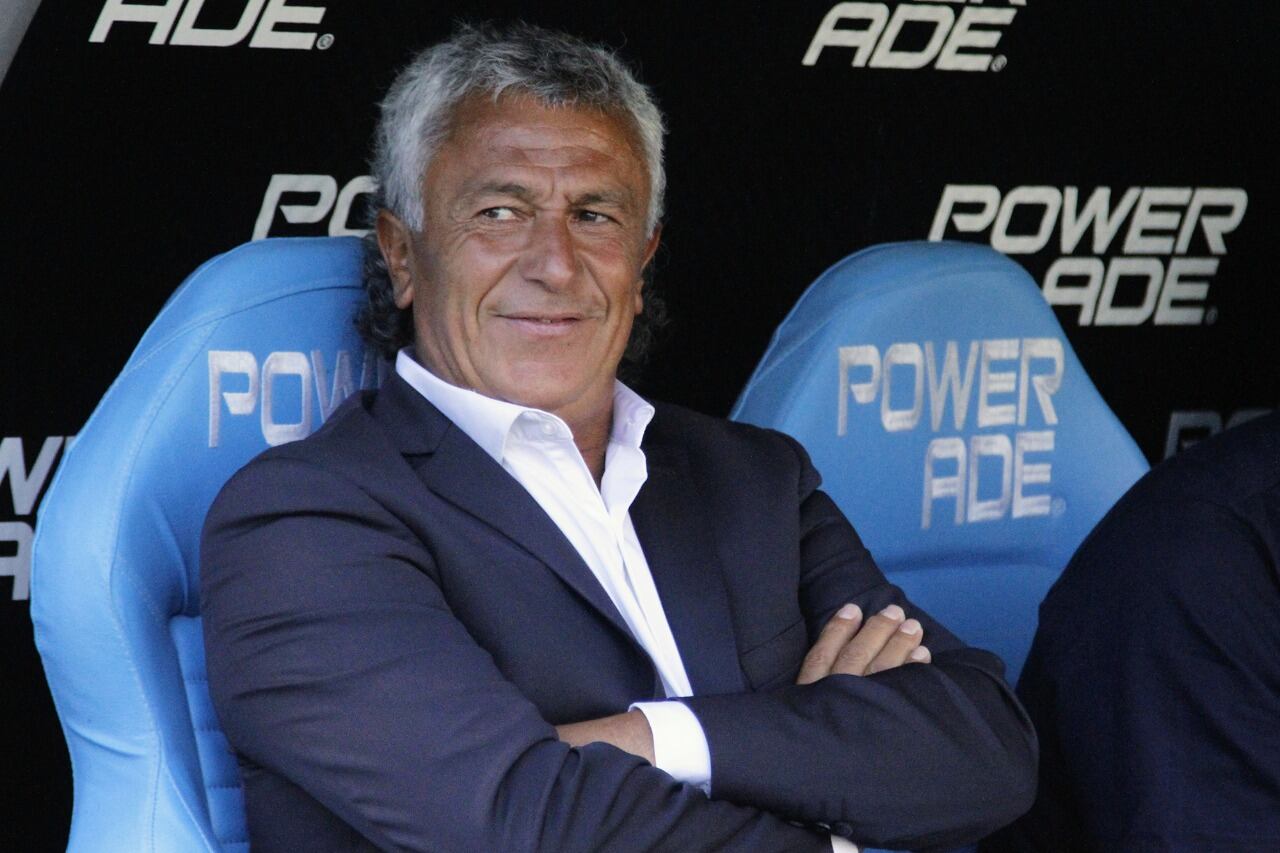 Gorosito, DT del Lobo platense, ante otro derbi frente al Pincha 