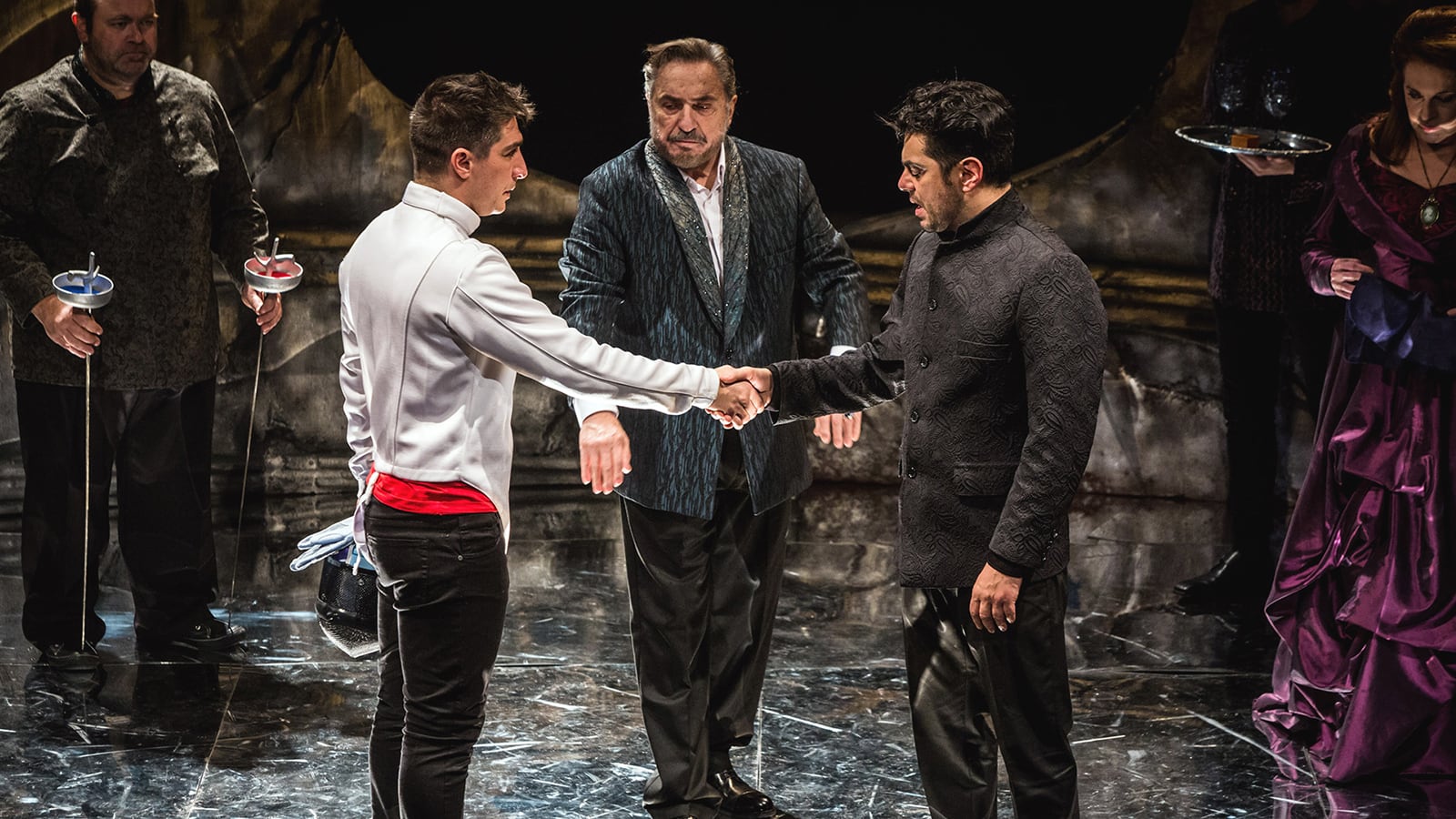 La fuerza interpretativa se apoya en el oficio de Contreras, Grimau, Benedetto y Ajaka, entre otros.