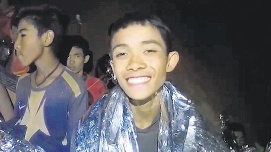 La carita de felicidad después de haber sido hallados.