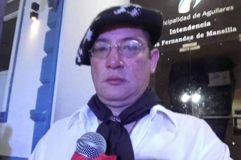 El docente fallecido era también reconocido y querido por desempeñarse como locutor en festivales de Tucumán.