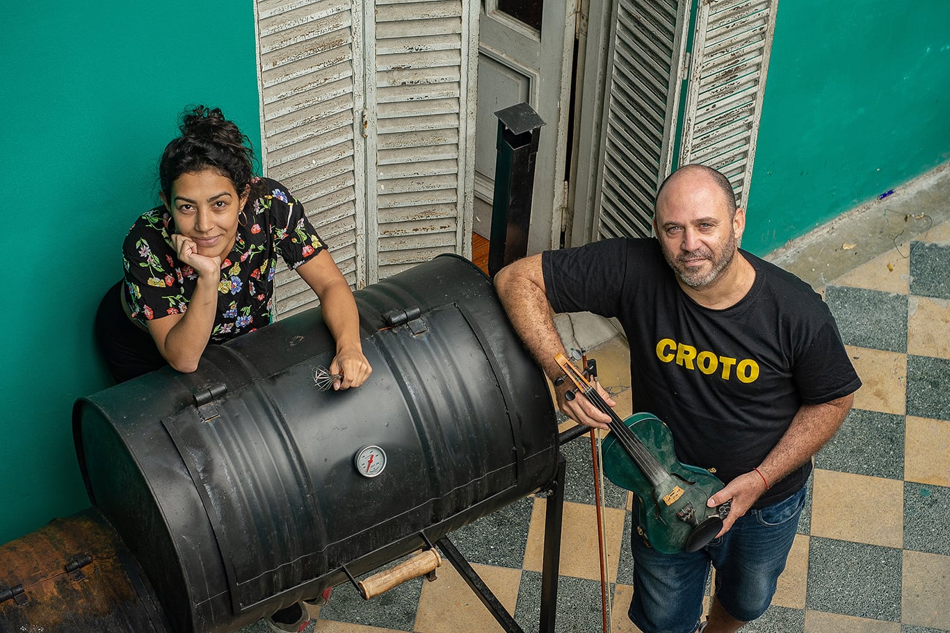 Edu Schmidt y Luján Borjas llevan adelante Shleper, que en idish significa “croto”.