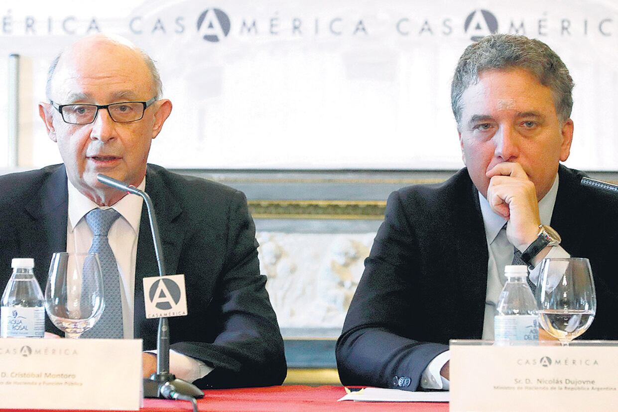 “Mi patrimonio está correctamente declarado”, respondió Dujovne cuando le recordaron que lo tiene fuera de Argentina.