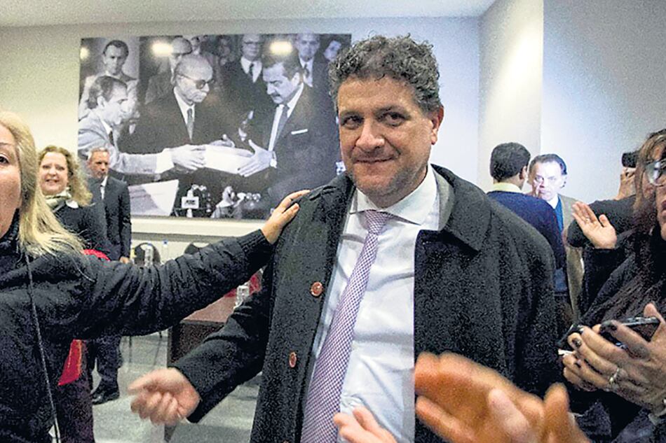 Arias sostiene que el jurado lo destituyó por “criterios judiciales”, vulnerando sus atribuciones.