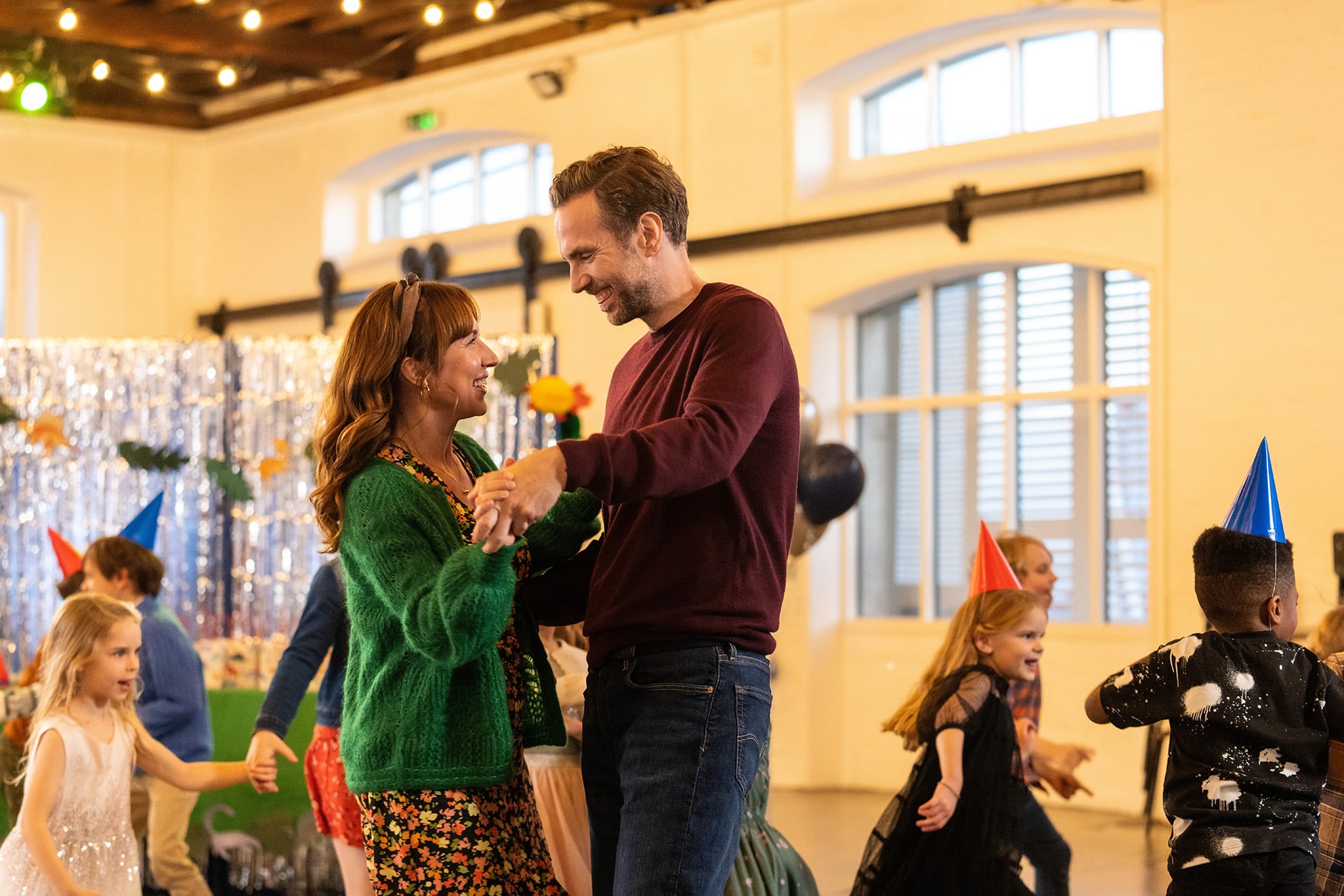 Esther Smith y Rafe Spall, los protagonistas.