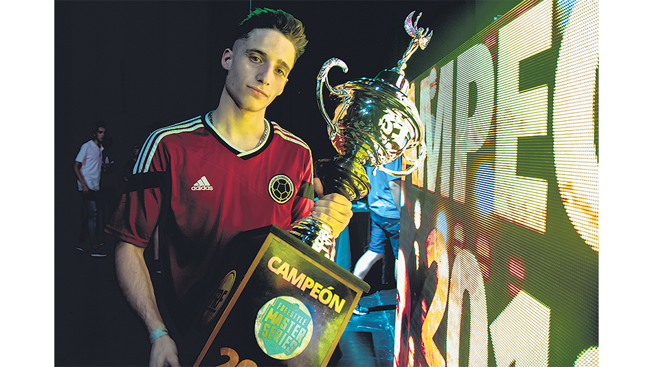 Valentín “Wos” Oliva venció en la final a Alejandro “Papo” Lococo, ante una sala enfervorizada.