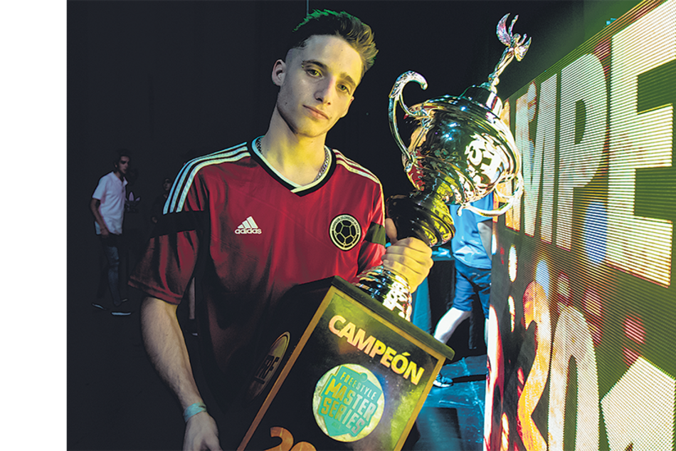 Valentín “Wos” Oliva venció en la final a Alejandro “Papo” Lococo, ante una sala enfervorizada.