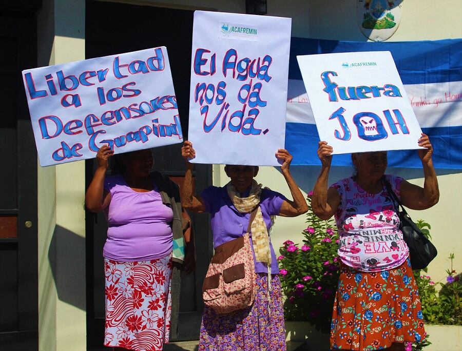 Organizaciones salvadoreñas en defensa de los ríos contaminados por la megaminería.