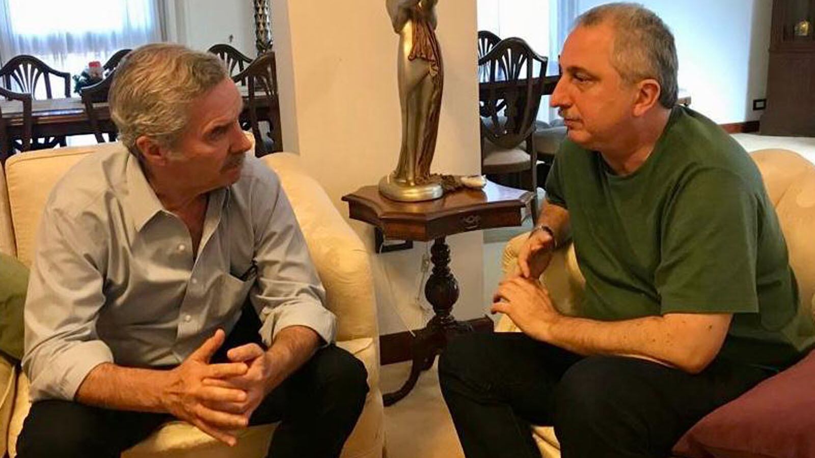 Solá y Passalacqua hablaron sobre el futuro económico de la región.