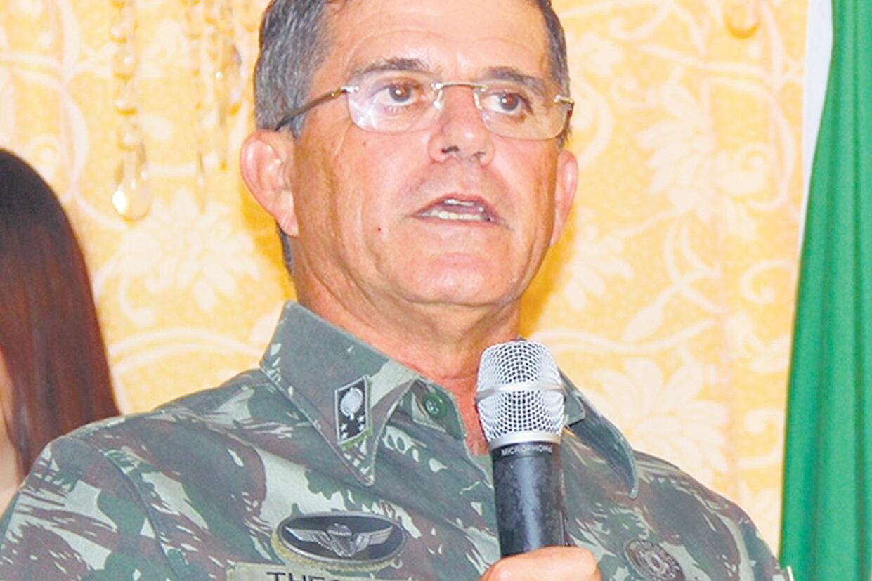 Theophilo Gaspar de Oliveira, jefe de logística del Ejército.