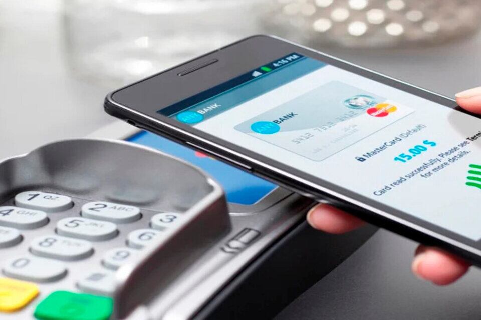 A partir del viernes comienza a regir el "QR interoperable" por el que se podrá  usar de manera indistinta cualquier billetera virtual para realizar un pago contarjeta o transferencia.