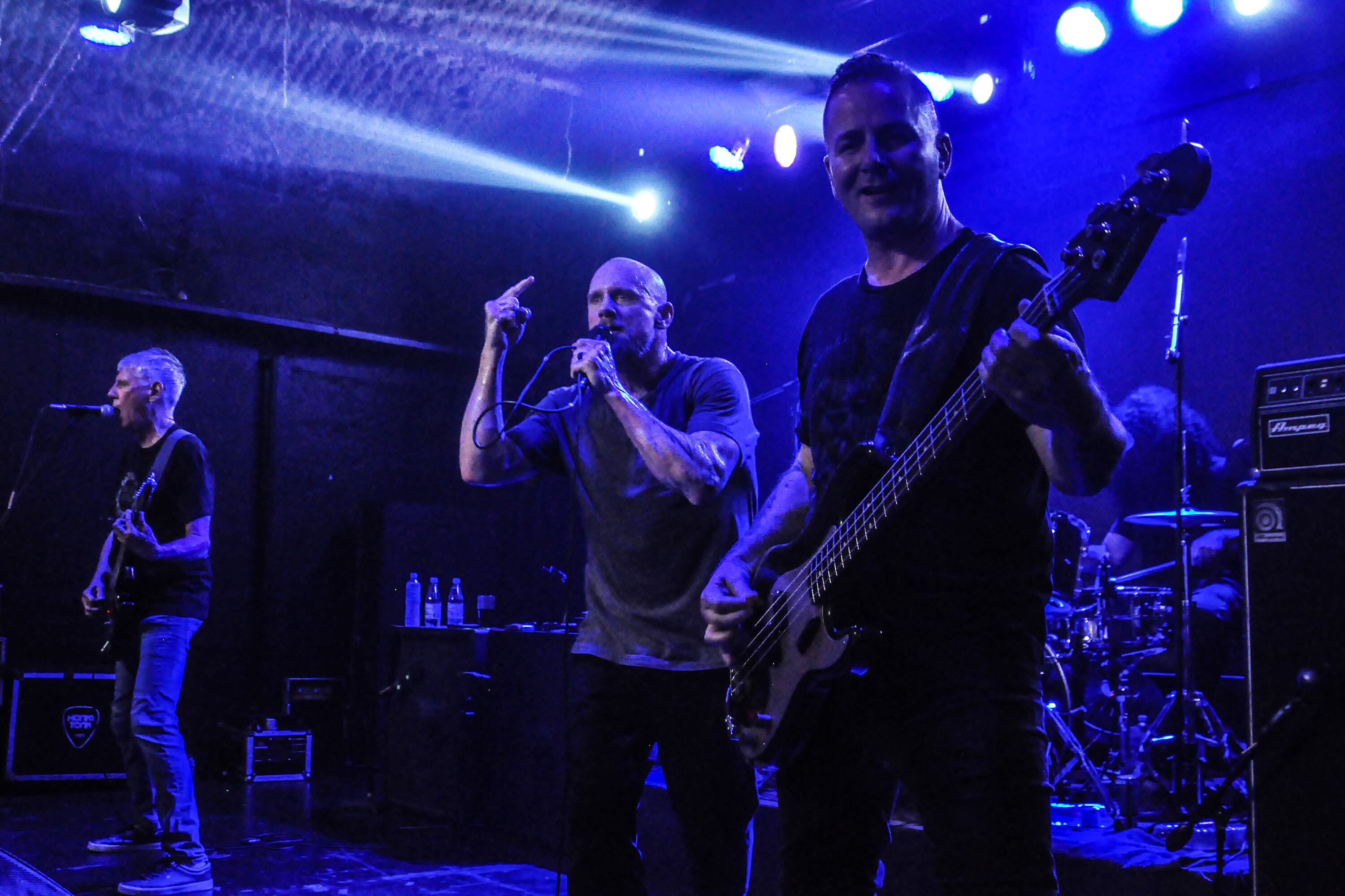 El logo de la banda estadounidense fue adoptada por tribus bien diferentes.