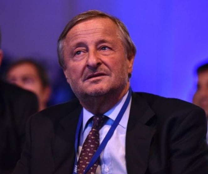 Para Cristiano Rattazzi, intentar forzar la baja de la divisa es un error grave.