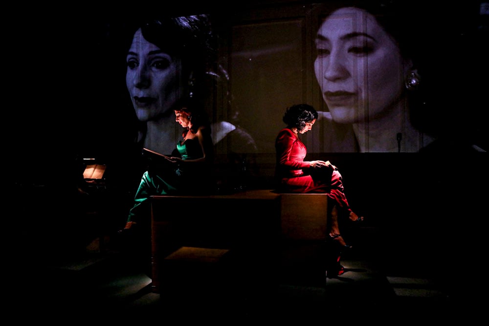 Lorena Vega y Valeria Lois en La vida extraordinaria