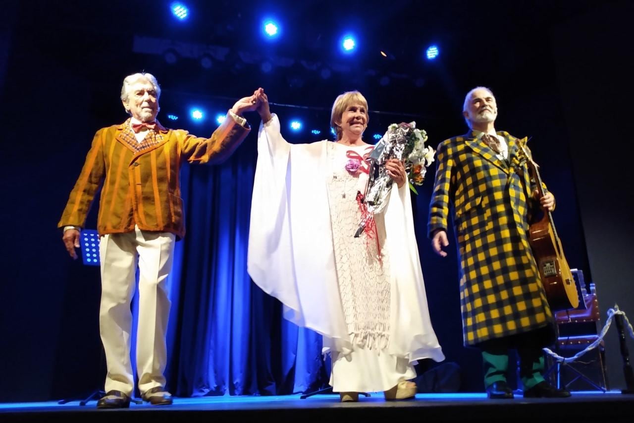 La obra contiene buena parte del universo poético de Walsh.