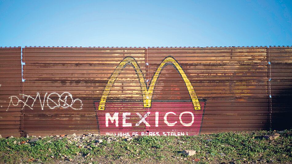 Pese a las críticas, Trump insiste con la construcción del muro en la frontera con México.