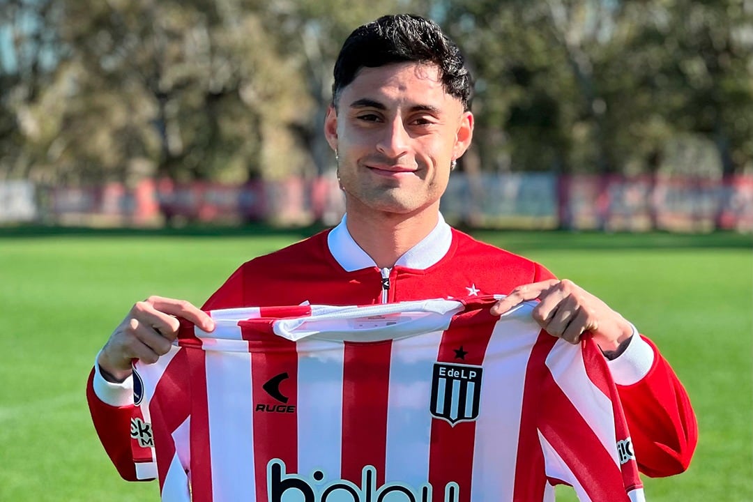 Altamirano con su nueva camiseta.