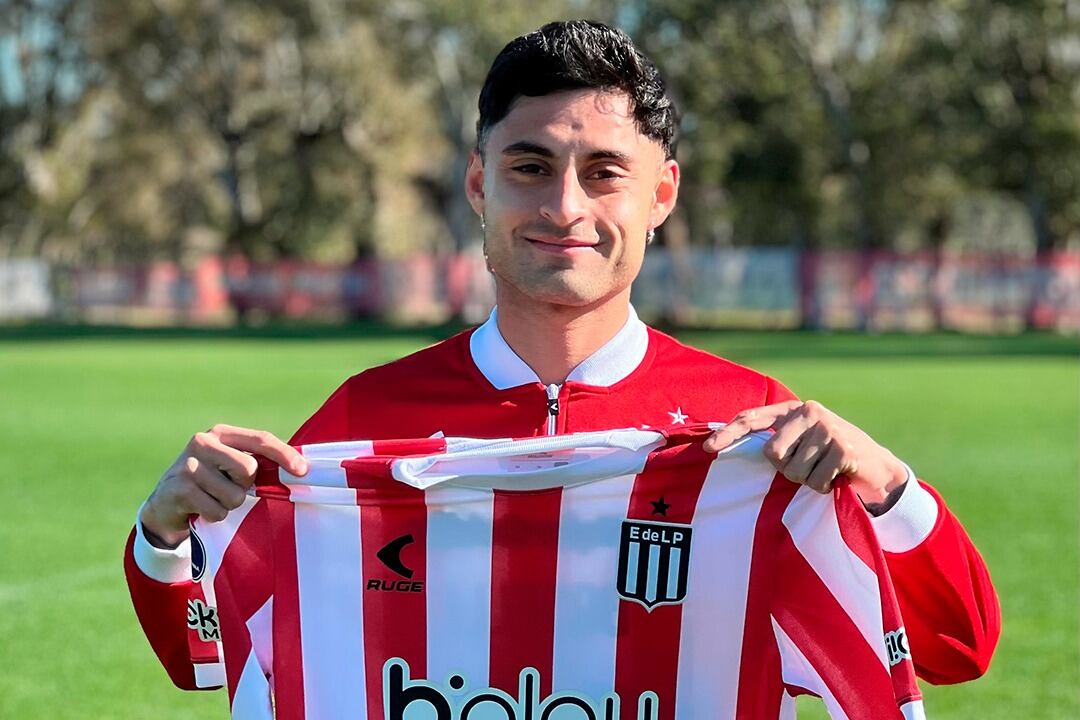 Altamirano con su nueva camiseta.