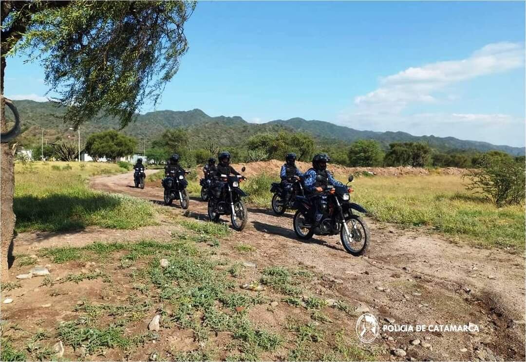 Operativo de la policía de búsqueda de Karina Chazarreta.