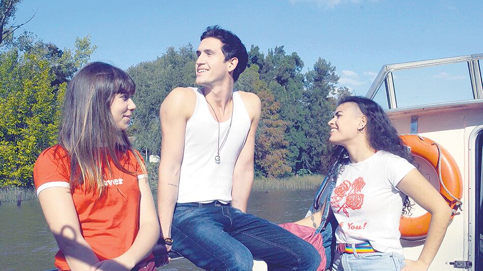 Elige resulta un intento por acercarse a un público adolescente, adicto a la cultura YouTube.