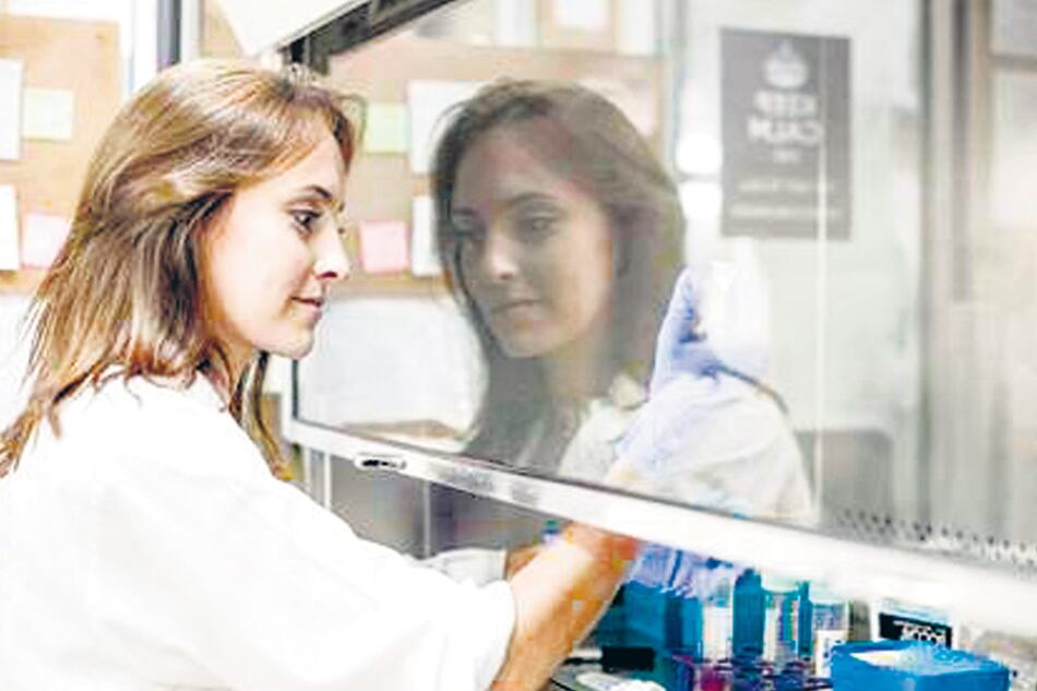 Julia Etulain es doctora en hematología e investigadora asistente del Conicet.