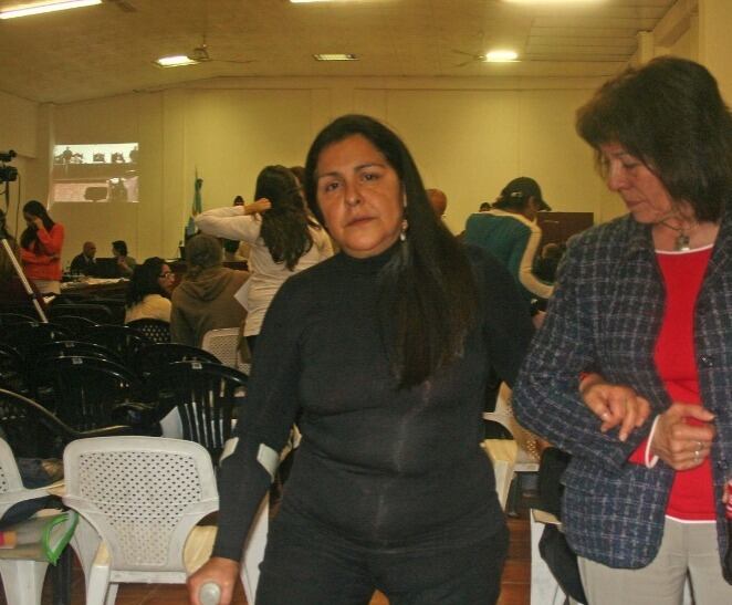 Al término de su testimonio en el primer juicio de lesa humanidad en Jujuy 