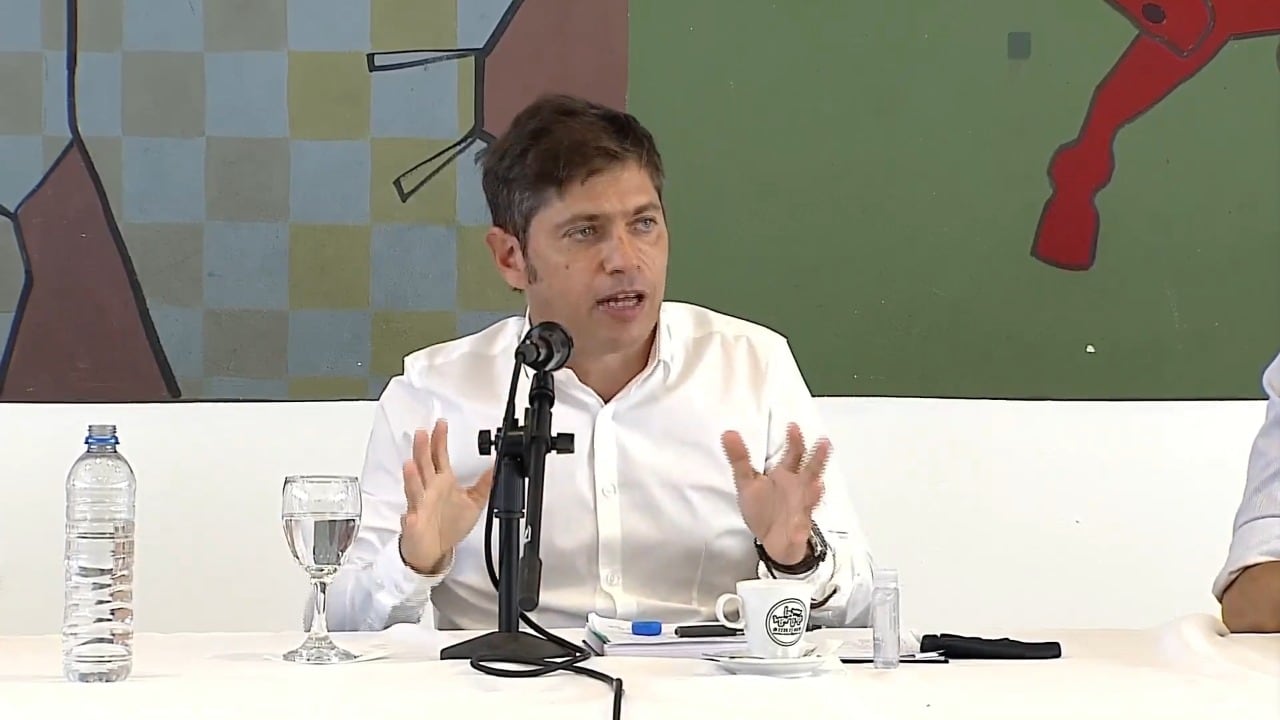 "Podemos decir que hay una segunda ola", de contagios de coronavirus, señaló el gobernador de la provincia de Buenos Aires, Axel Kicillof mientras mantenía una reunión con los intendentes de la provincia.