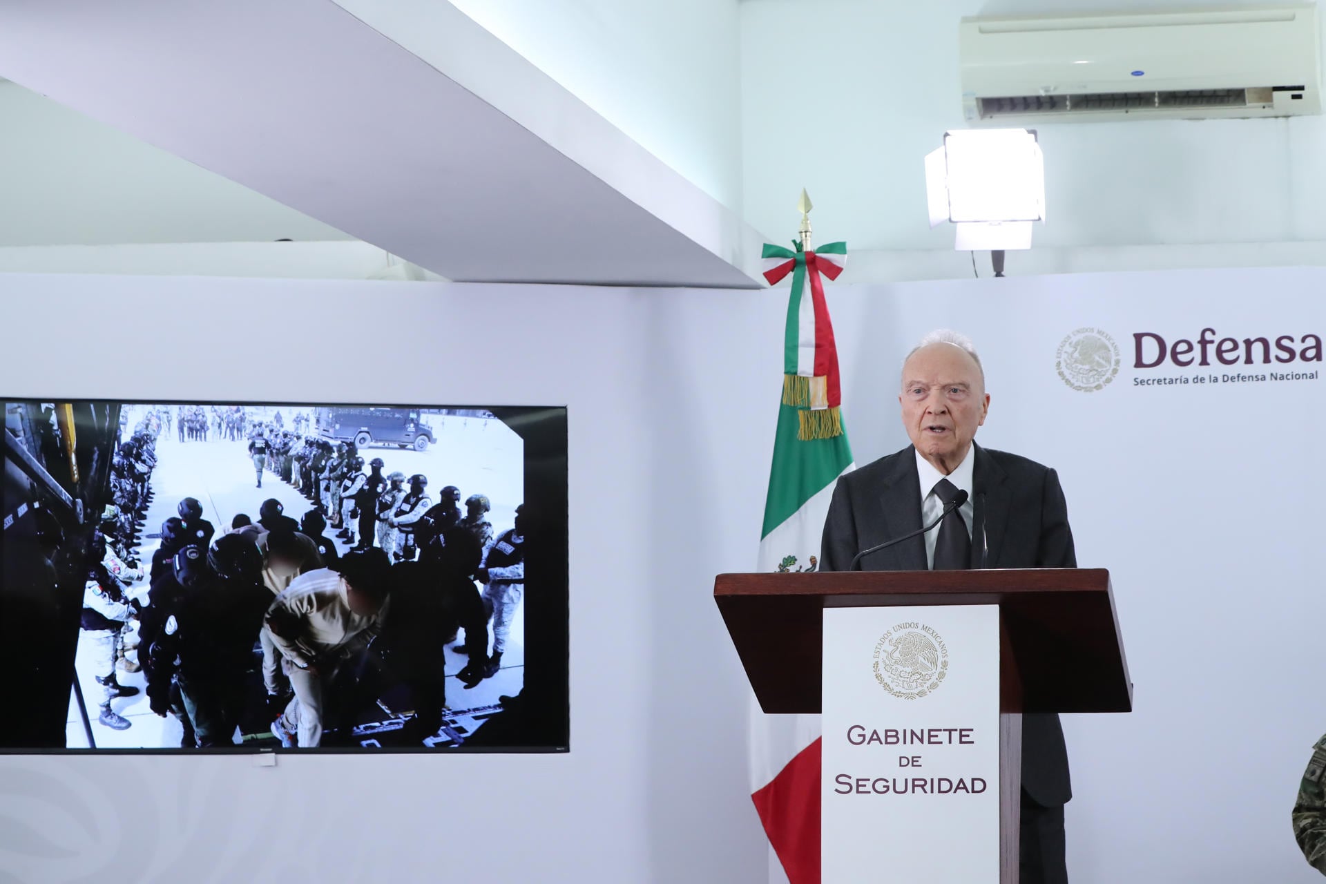 El fiscal general de la República Alejandro Gertz Manero habla un rueda de prensa.