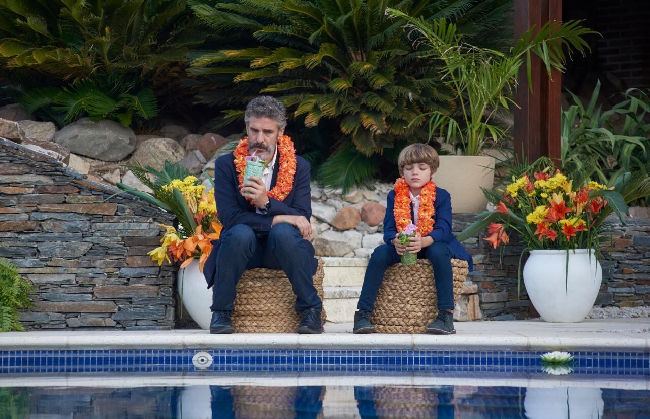 El Griego (Leonardo Sbaraglia) junto a Benito (Benjamín Otero).