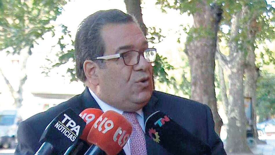 El abogado Churba aseguró que el gastroenterólogo debió dejar el quirófano “de urgencia”.