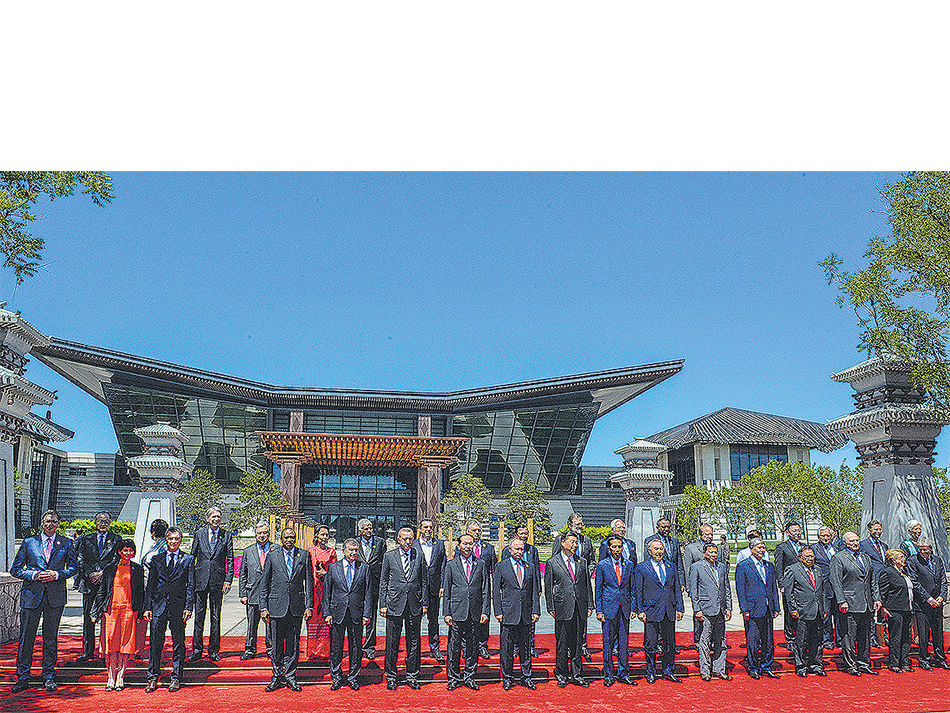 Los presidentes que participan del foro posaron para la foto de familia.